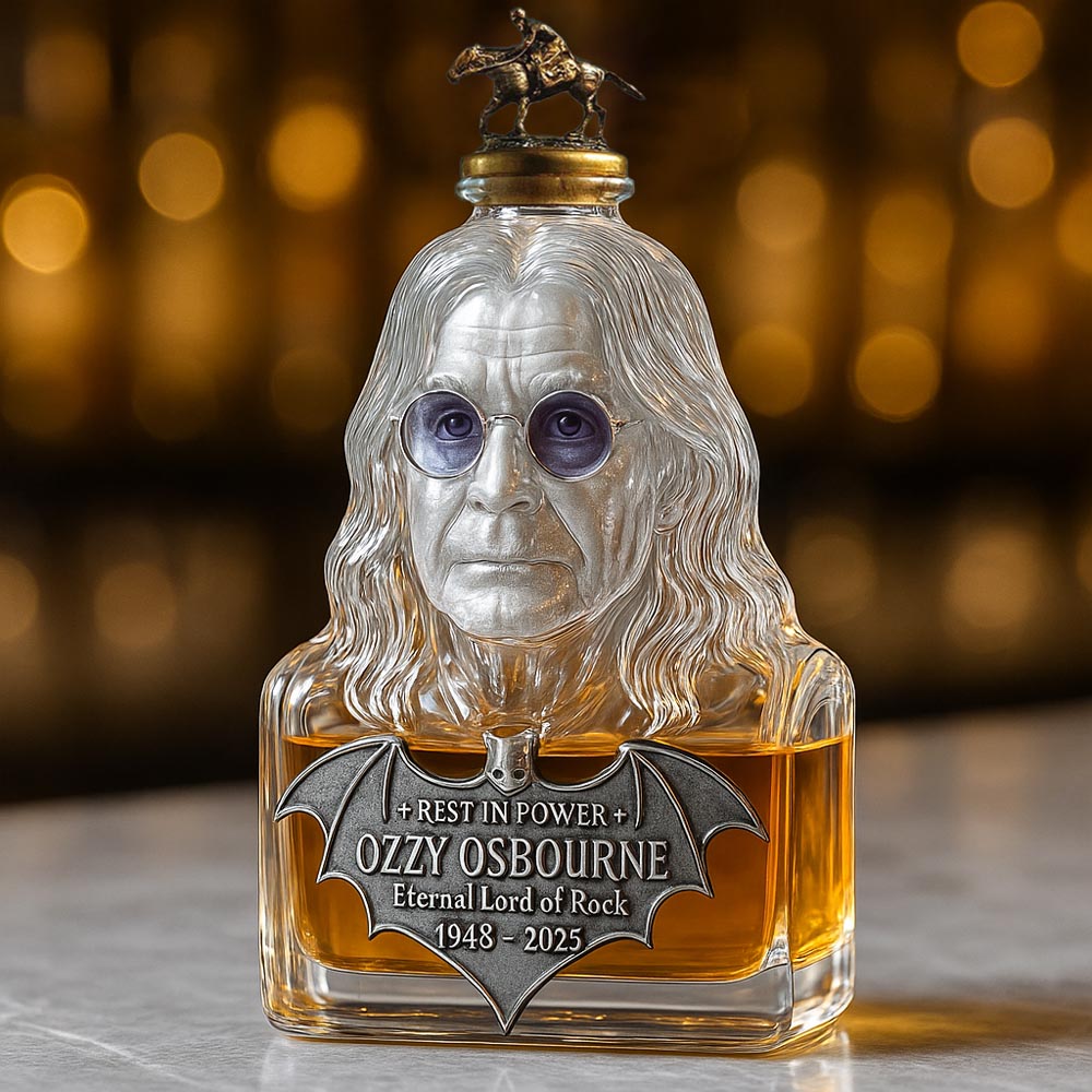 Mia Ottawa - Legendary Rockstar Whisky Flask