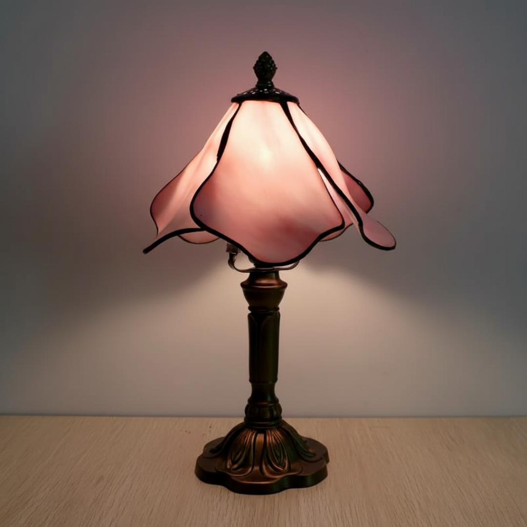 Mia Ottawa - Elegant Stained Glass Lamp