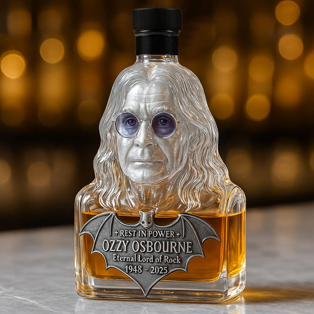 Mia Ottawa - Legendary Rockstar Whisky Flask