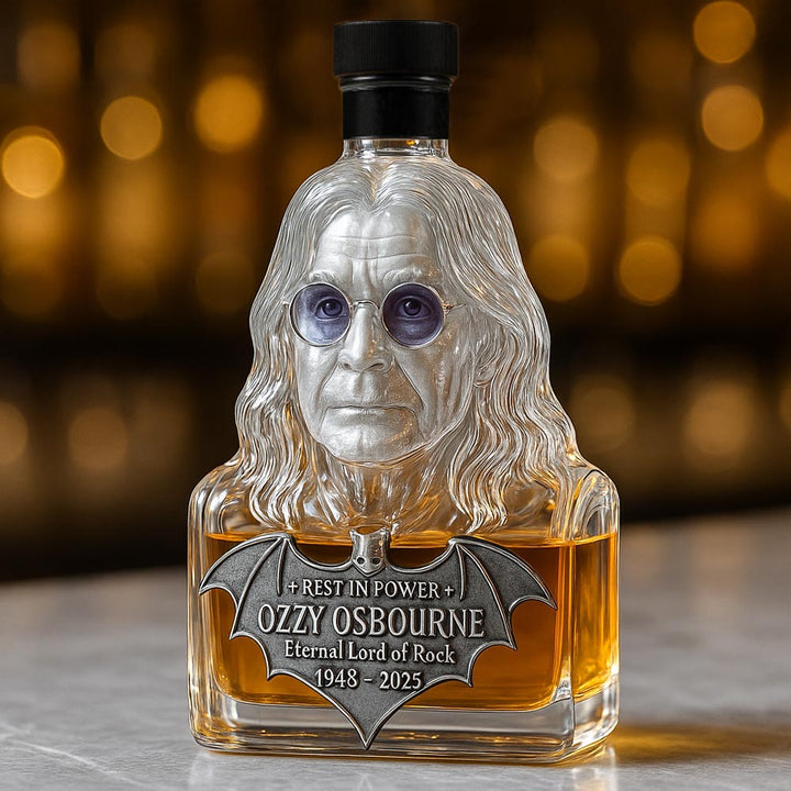 Mia Ottawa - Legendary Rockstar Whisky Flask