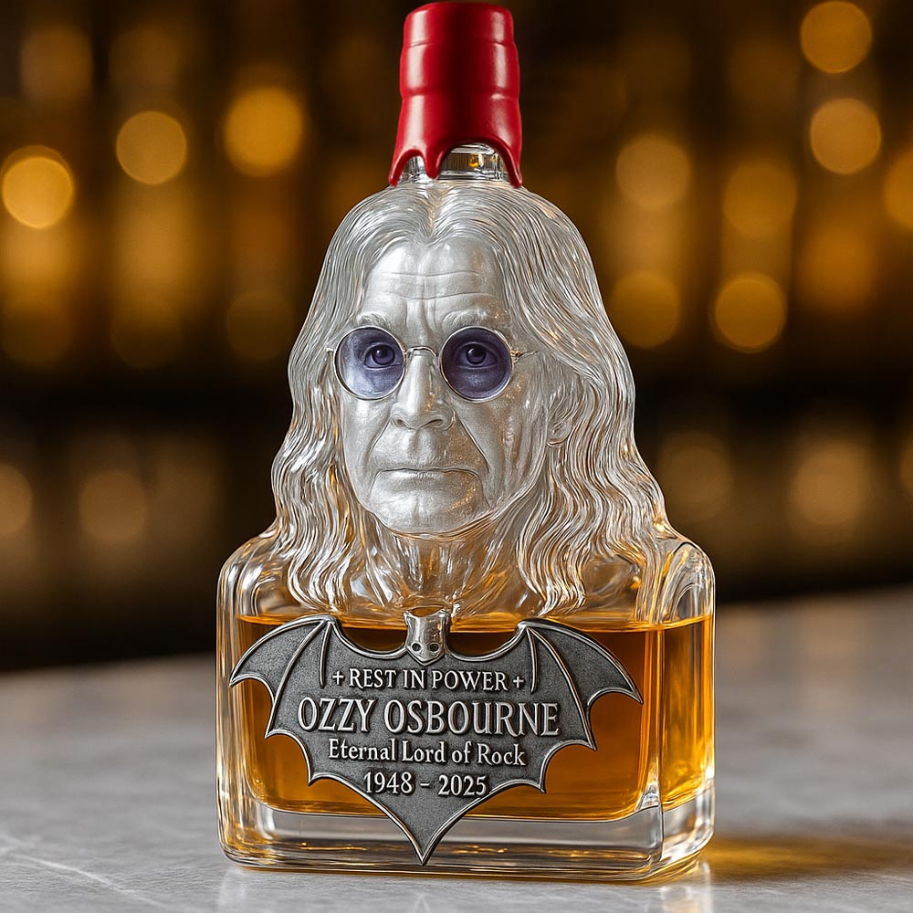 Mia Ottawa - Legendary Rockstar Whisky Flask