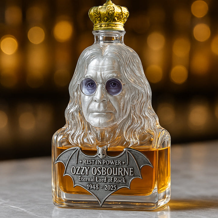 Mia Ottawa - Legendary Rockstar Whisky Flask